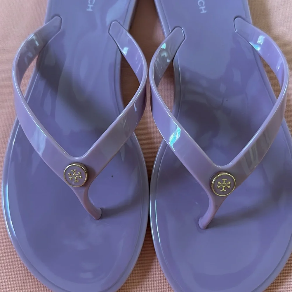 New Tory Burch Sandals. Size 8. Purple.